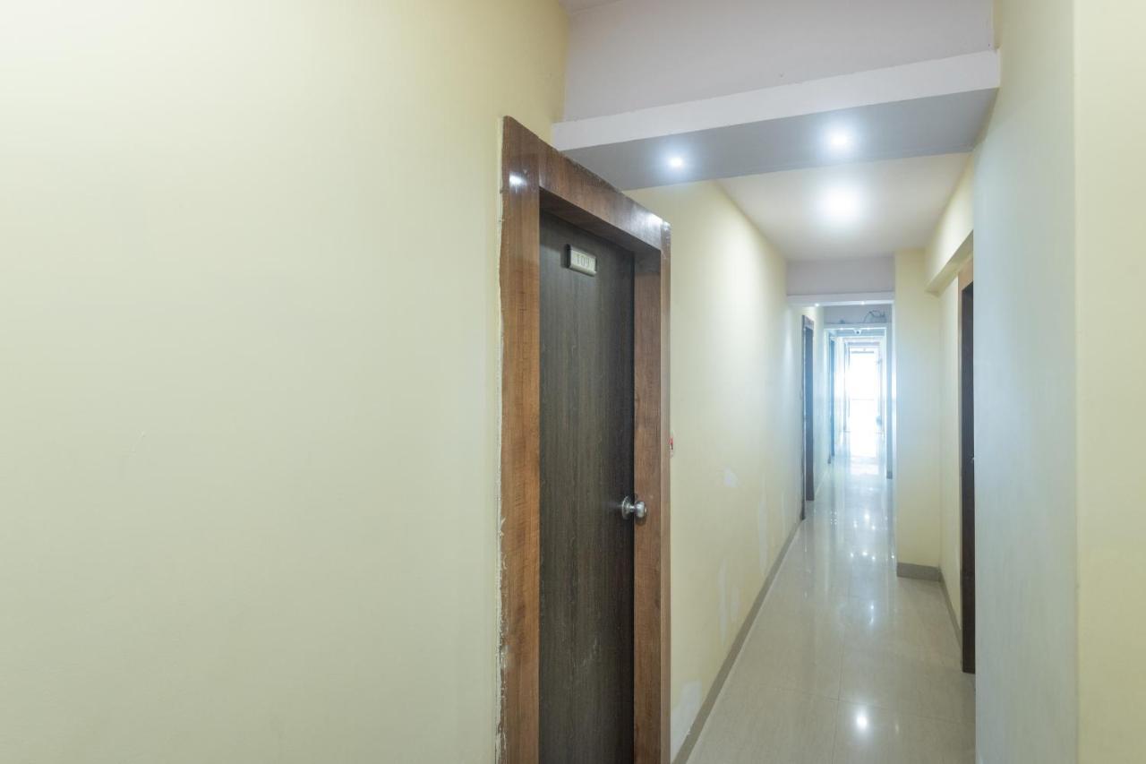 Oyo 49867 Hotel Kalpana Residency Mumbai Bagian luar foto