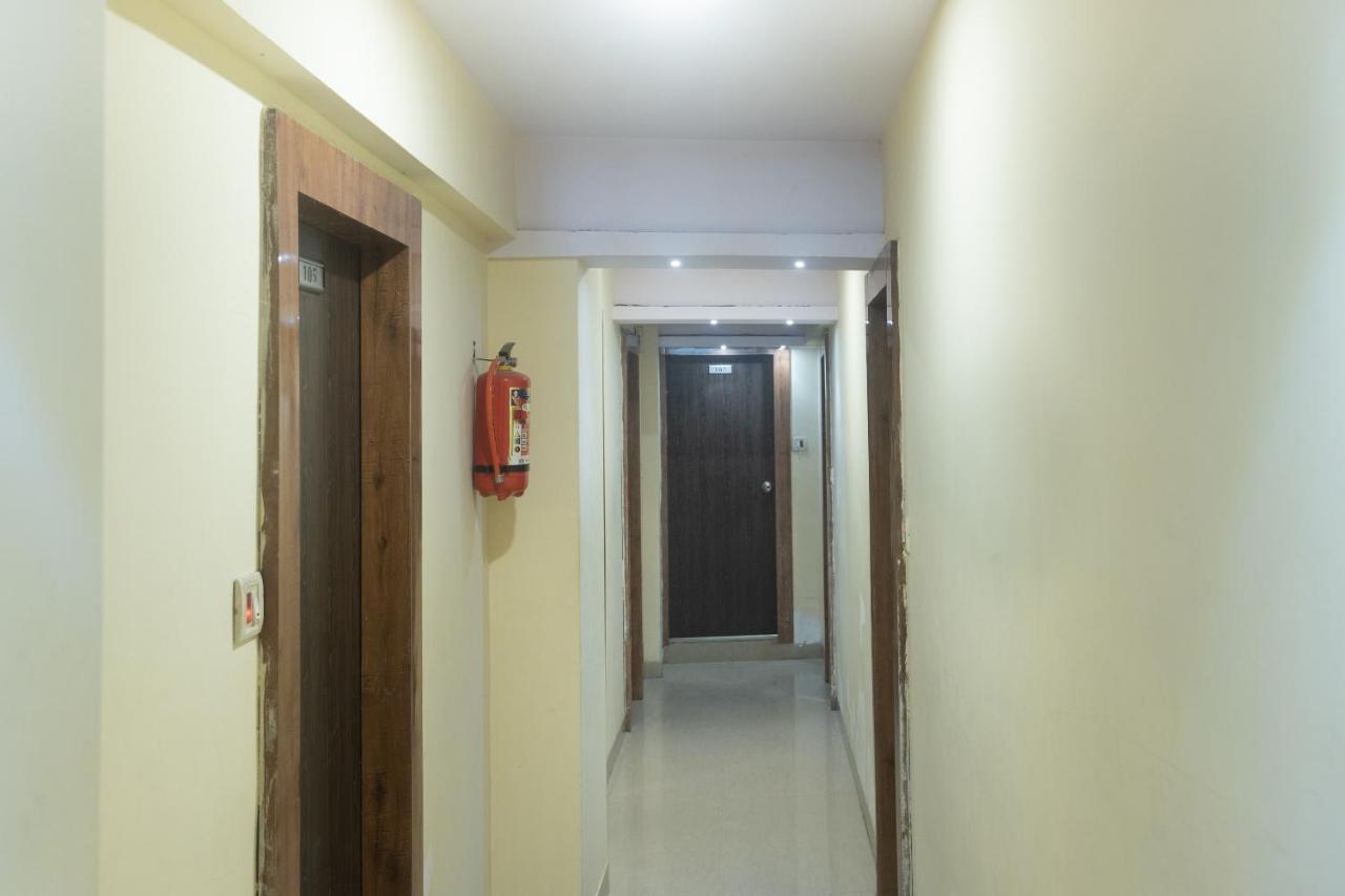 Oyo 49867 Hotel Kalpana Residency Mumbai Bagian luar foto