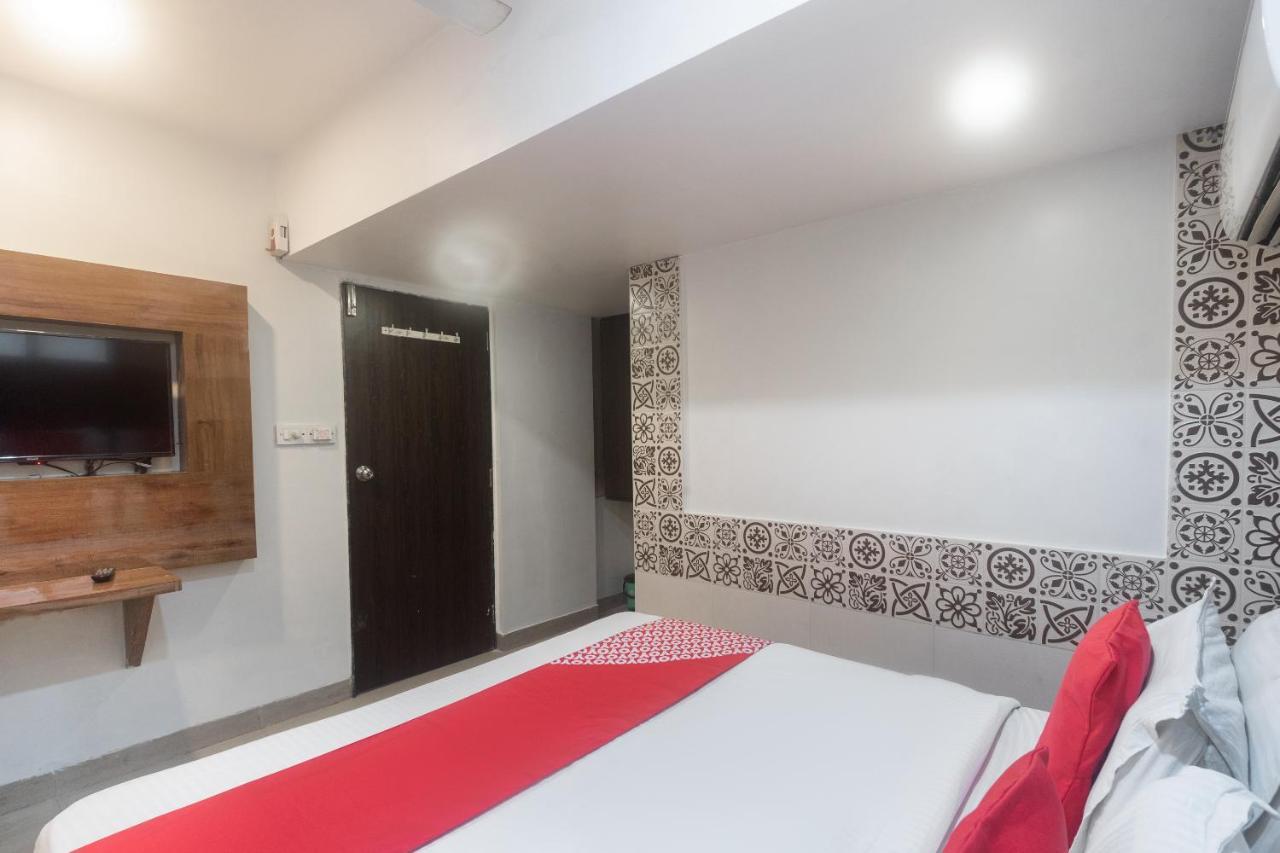 Oyo 49867 Hotel Kalpana Residency Mumbai Bagian luar foto