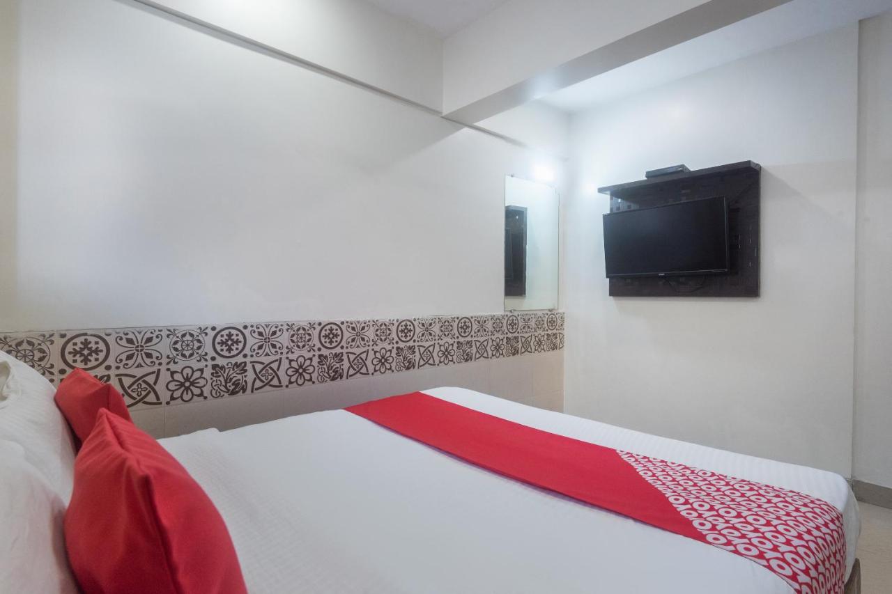 Oyo 49867 Hotel Kalpana Residency Mumbai Bagian luar foto