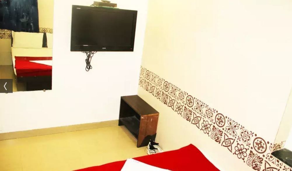 Oyo 49867 Hotel Kalpana Residency Mumbai Bagian luar foto