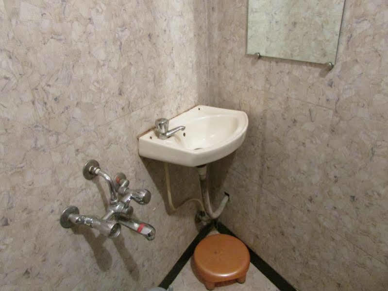 Oyo 49867 Hotel Kalpana Residency Mumbai Bagian luar foto